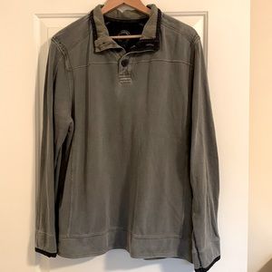 Carbon 2 Cobalt Men’s Textured three-button pullover.